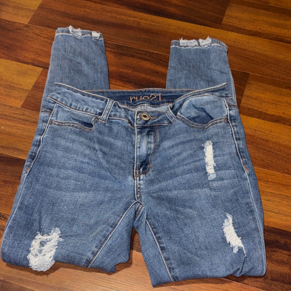 Rue21 Light Blue Distressed Ankle Jeans